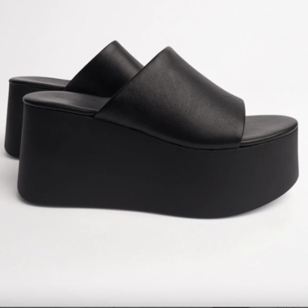 Tony Bianco Tegan Platform Wedge Sandals  - New In Box - Black